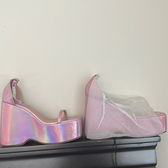 Shoes - Pinky?